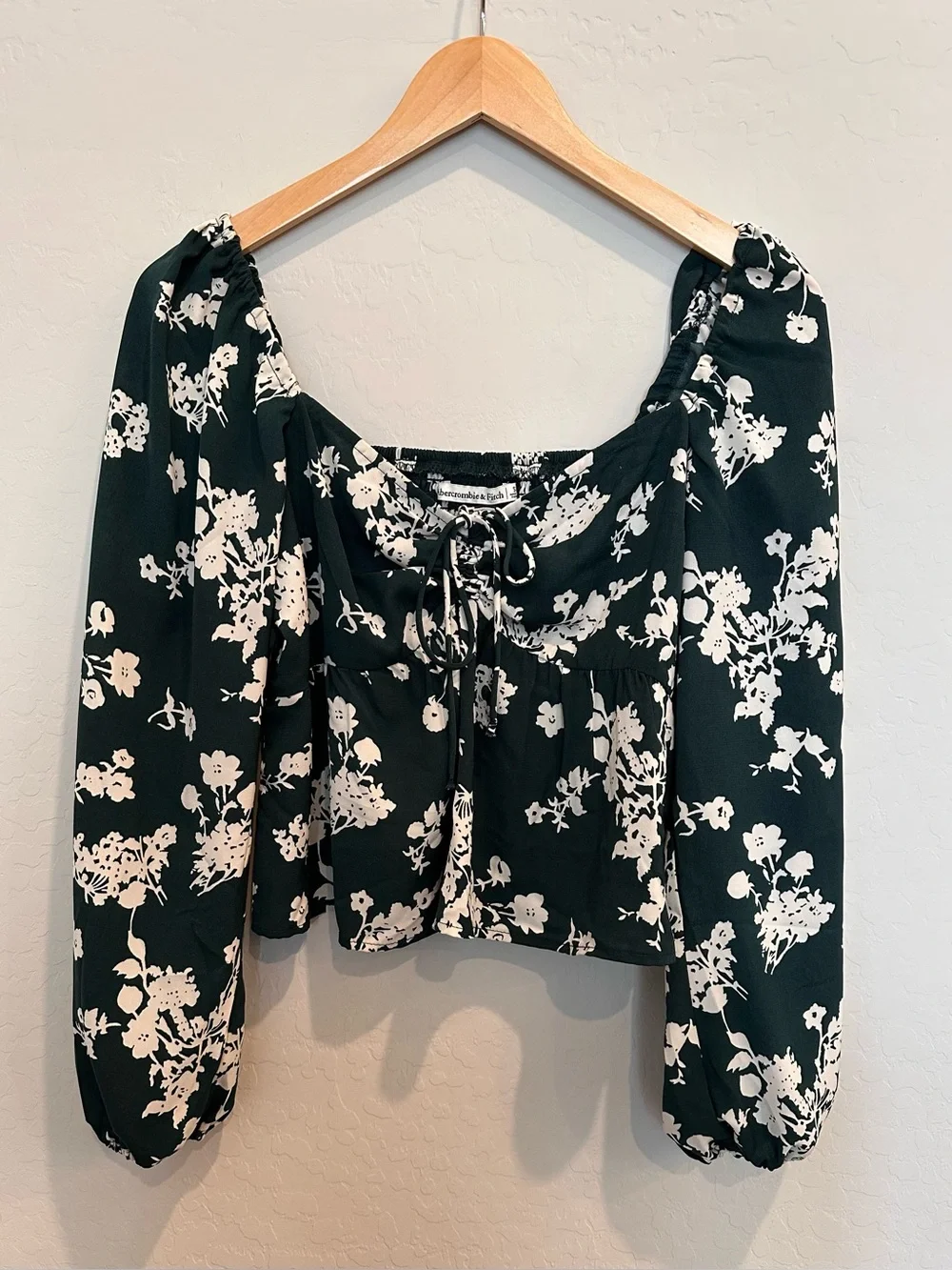 Abercrombie & Fitch Green and White Floral Tie-Front Peasant Blouse